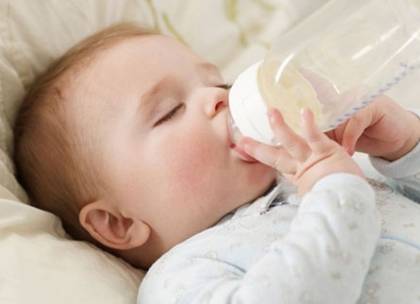 宝宝用什么水冲奶粉最好,臻爱倍护奶粉180毫升水冲多少奶粉