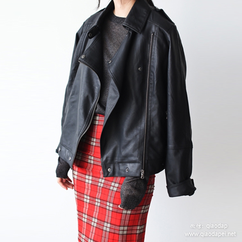 穿皮衣的女生很有气场,女生穿皮衣好看吗