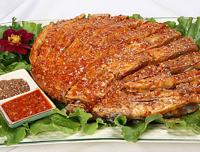 大武口呼伦贝尔风情园烤全羊团购,呼伦贝尔旅游必吃的十大特色美食