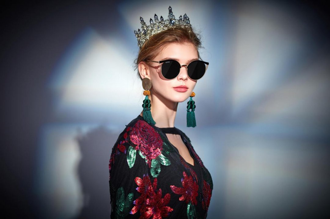 到底是谁拯救了画风土气的国产品牌?