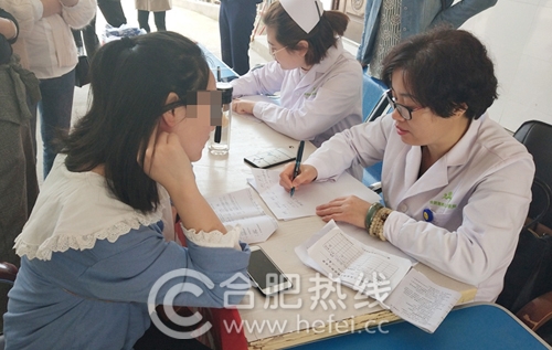 义诊再出发,生殖健康万里行义诊