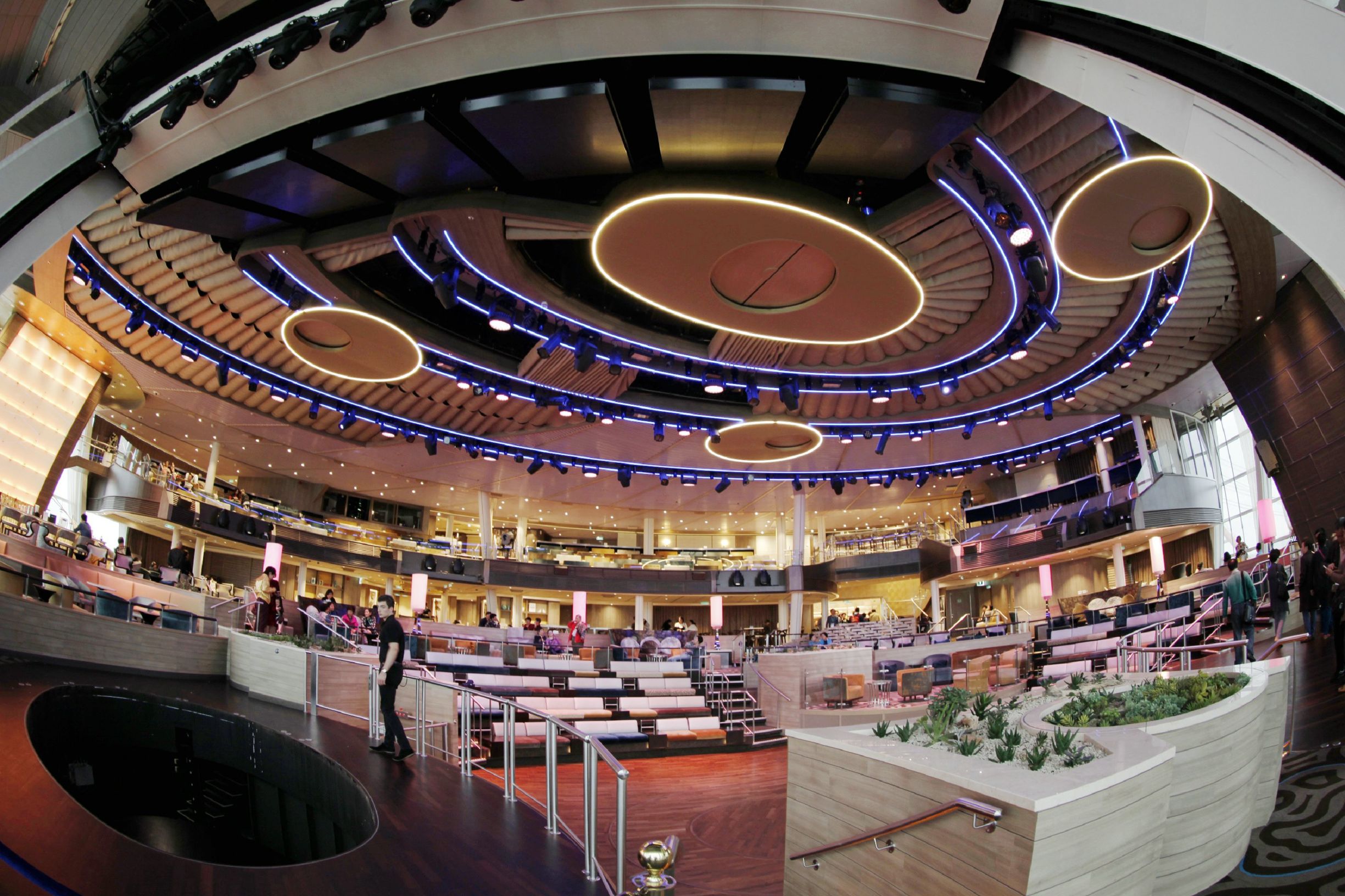 海洋量子号游记,如何乘坐海洋量子号