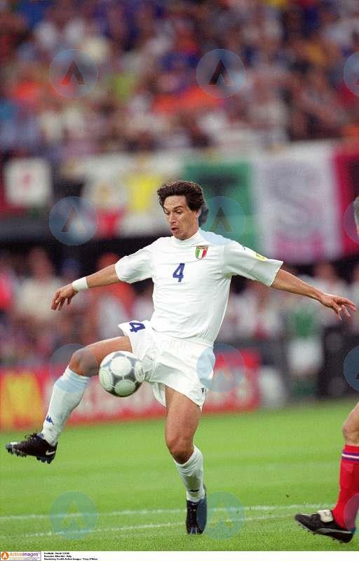 耐克足球鞋刺客纪念款解析,耐克足球鞋刺客进化史