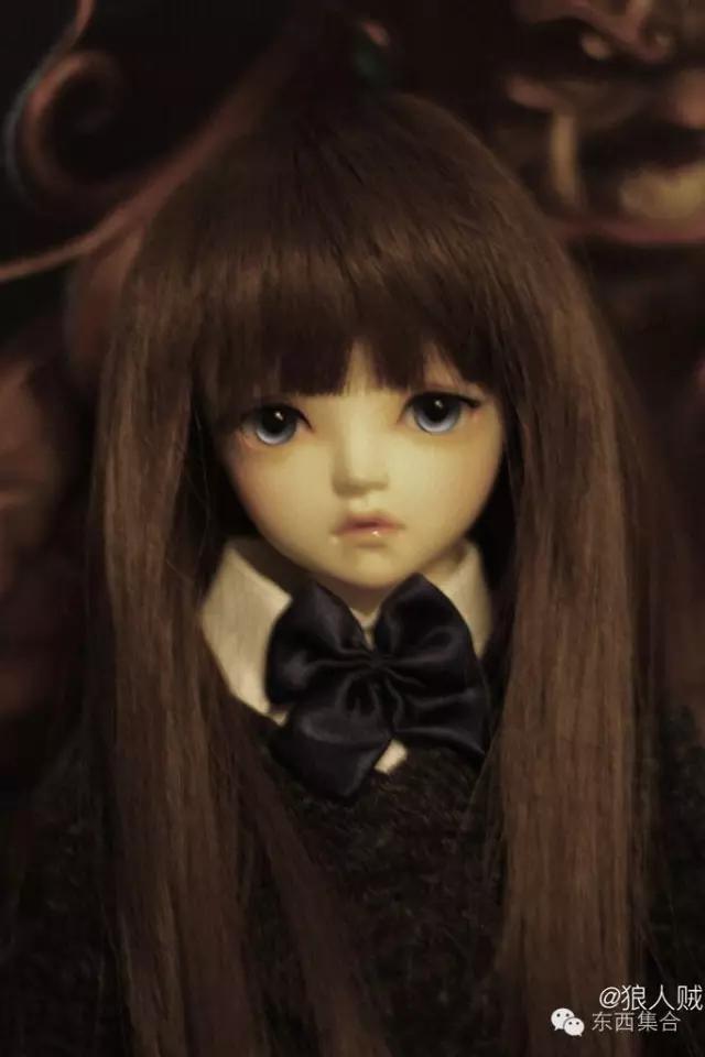 她是资深娃娘，也是暴雪爸爸的死忠粉