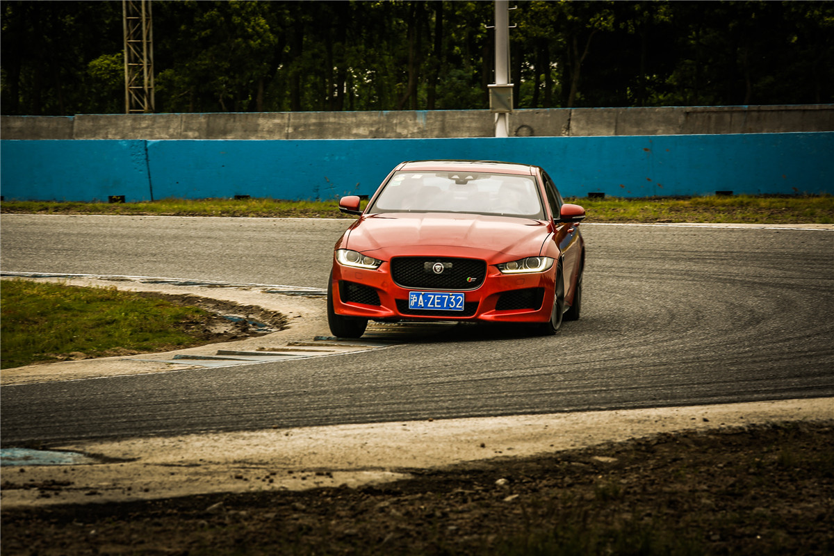 大虾试车捷豹xe,懂车帝捷豹xe测试