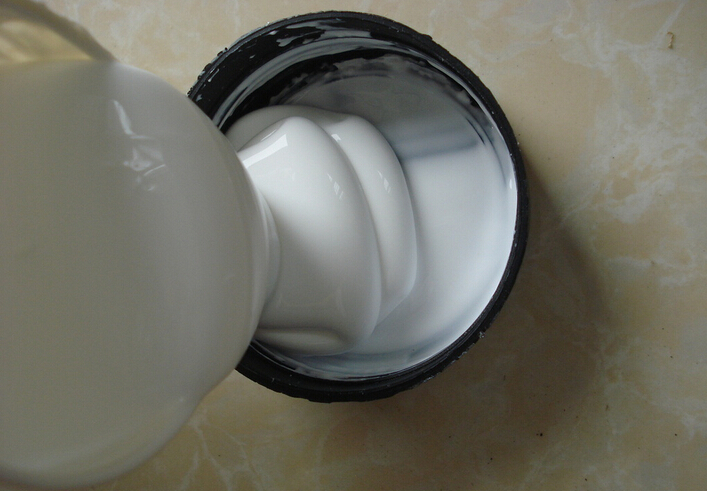 白乳胶说明什么,用白乳胶封马桶底部可以吗