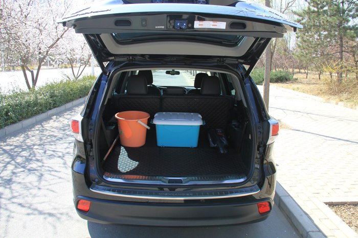 2015丰田汉兰达2.0t两驱精英型5座,2022款汉兰达2.0t的优缺点