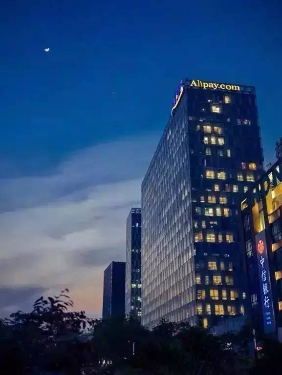 求职者对阿里巴巴发展有什么展望,求职者点评阿里巴巴