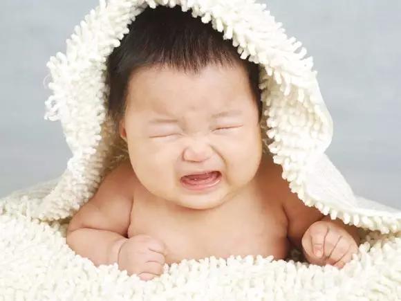 婴儿胀气肚子痛怎么办,新生婴儿肚子痛的原因