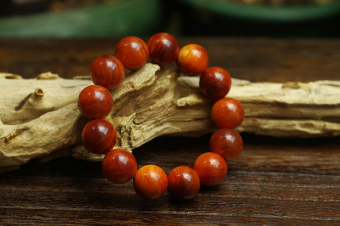 带血羊角手串好吗,戴血菩提子有什么好处