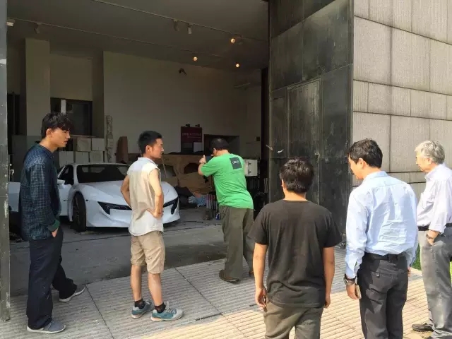 5名本科生，每天只睡6小时，1辆电动轿跑真车，惊艳全场