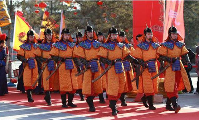 当中年大妈发生冲突时，请放起那熟悉的旋律，让我们一起舞起来！