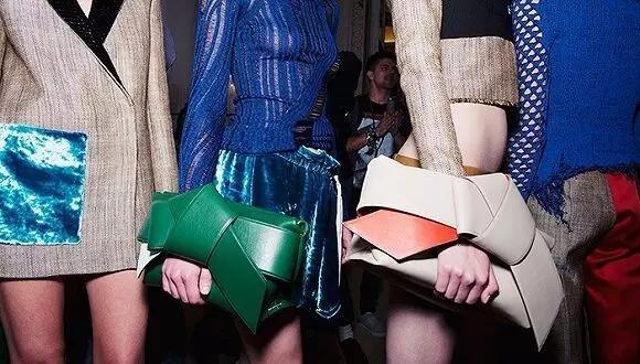 gucci包上的双蝴蝶结怎么系,gucci蝴蝶结系法图解