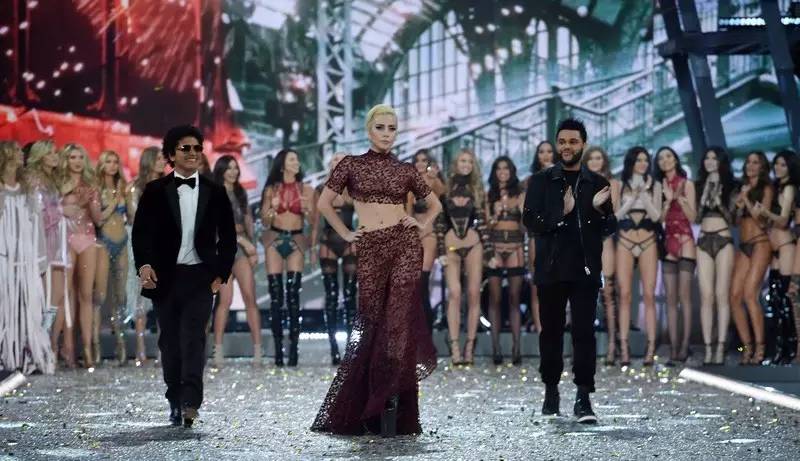 维密秀最震撼的一场俄罗斯超模,2017维密时尚秀现场美照