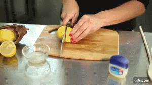 手肘膝盖夏天时变黑怎么回事,手肘黑黑的怎么办