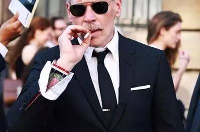 dw手表赠送什么表带,dw手表送男朋友怎么样