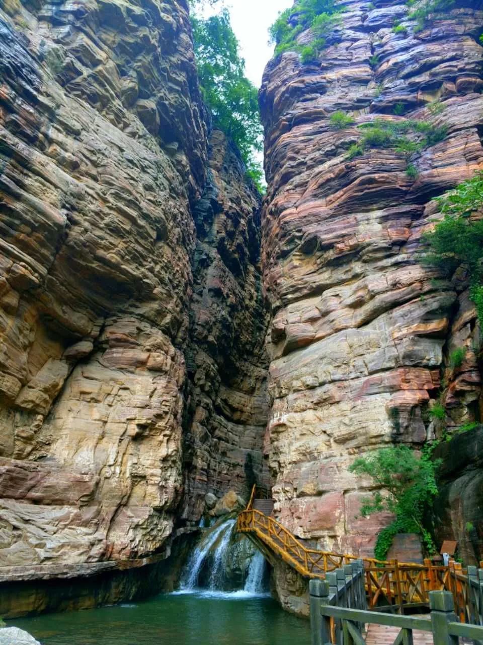 写大峡谷美景的作文,写太行山景色的诗句