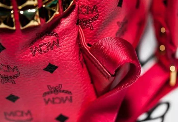 剁手好物分享,新款mcm双肩包樱花粉