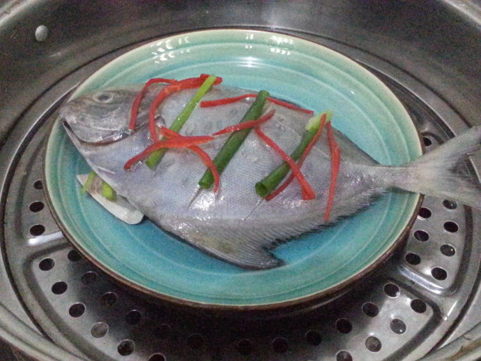 蒸小鲳鱼家常做法大全,油蒸斗鲳鱼