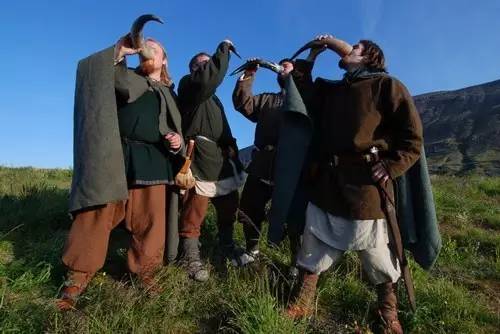 冰岛战胜英格兰维京战吼,冰岛2比1英格兰维京战吼