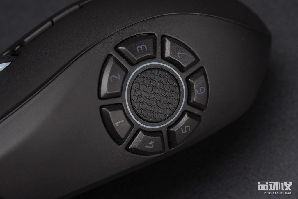 雷蛇那伽梵蛇六芒星背光灯不亮,雷蛇巴塞利斯蛇v2鼠标测评