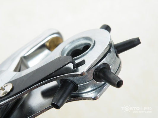 皮带打孔器怎么用视频,皮带打孔器的使用方法