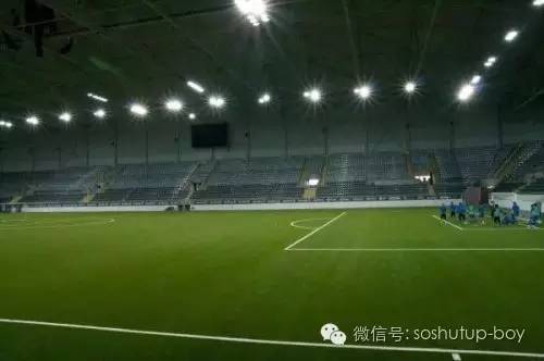 足足输了50年球的捕鱼小国，靠一支鲜肉神勇足球队玩起了满世界圈粉运动~