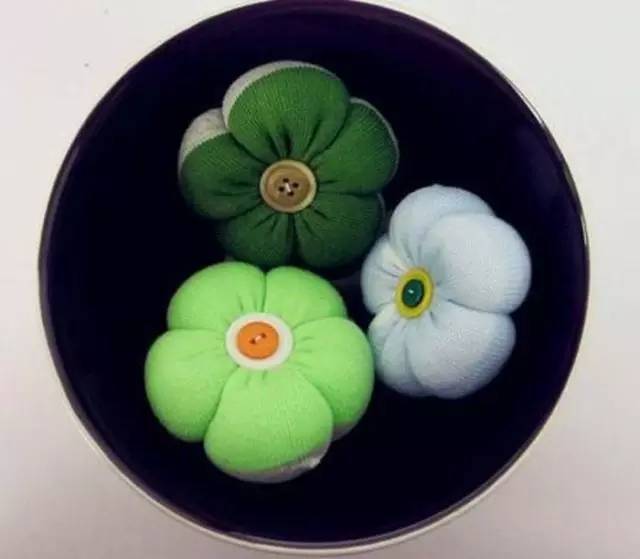 旧袜子不要扔冬天不用怕冻手了,旧袜子丢了是什么征兆