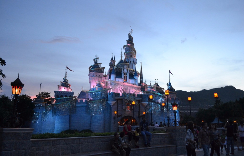 史上最强收藏!听说集齐全球六个迪士尼可以召唤童年|中青在线-中国青年报