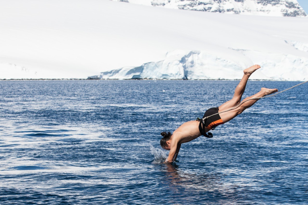 一个陕西汉子花7万元环游地球1圈,还带回一个美国女友!