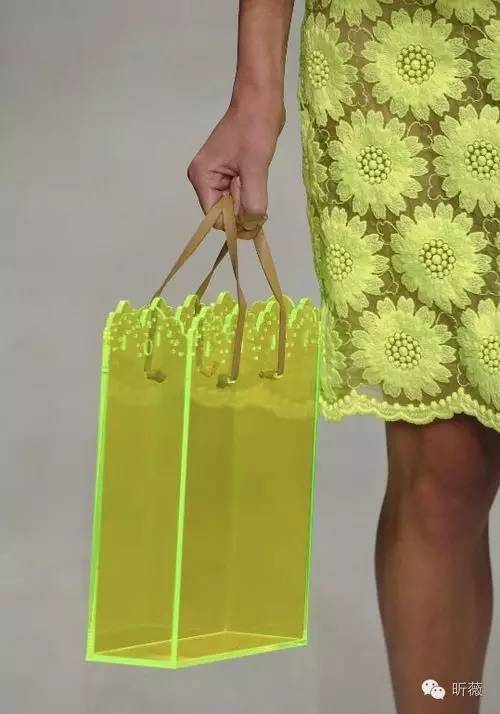 想在夏天吃冰果冻,夏天吃果冻甜甜的那种感觉