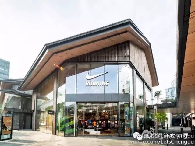 成都旗舰店为什么那么多,要逛就逛最大的zara