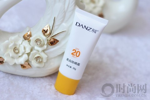 悦享阳光无负担有丹姿润白一夏