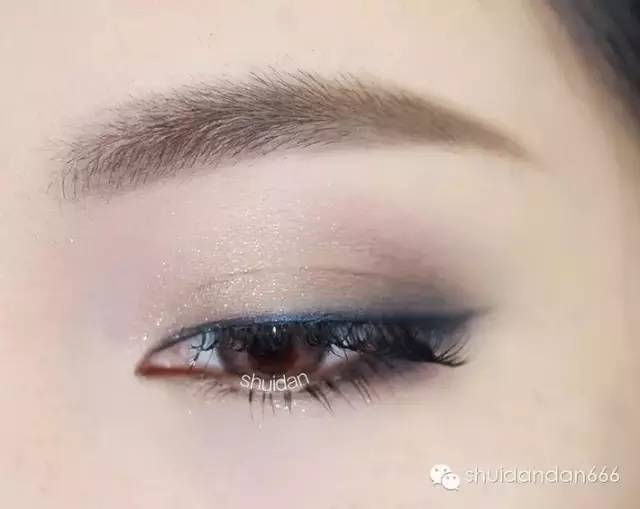 也不是非画不可，知道suqqu像银河系一样美就够了