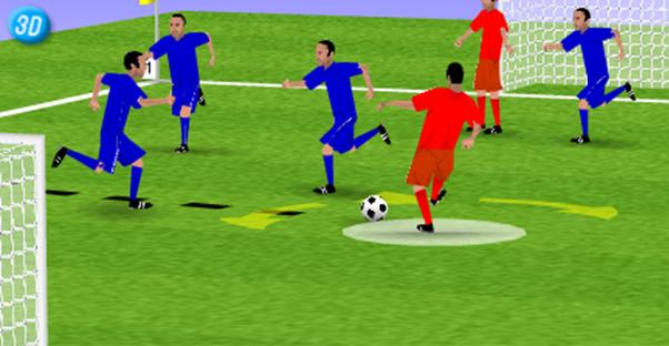 当教练蹲下来以孩子的视线去阅读比赛多特蒙德青训教练在金水