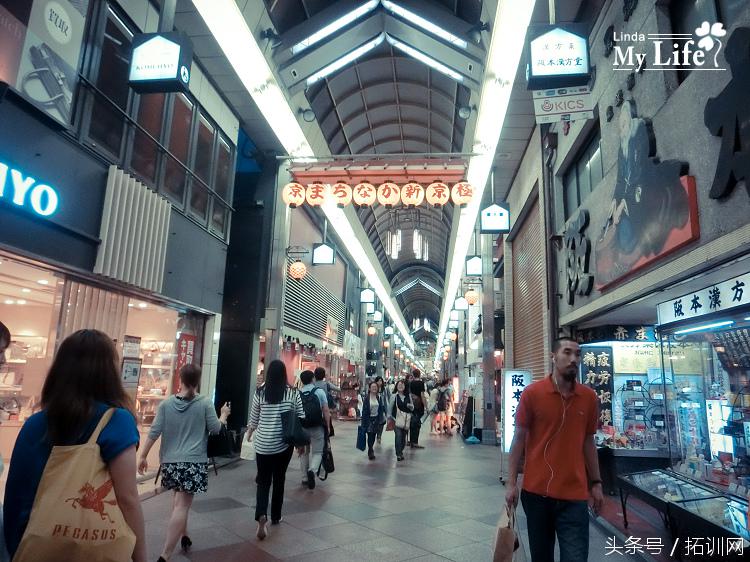想去日本游玩的同学注意啦，河原町新京极，吃货和剁手*党**的天堂！