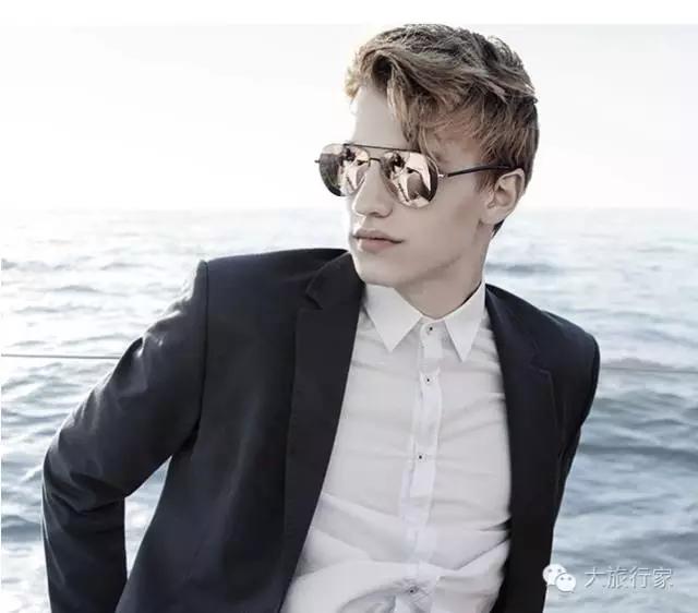 想在旅行中穿的比景色更撩人，何必东走（fei）西逛（qian