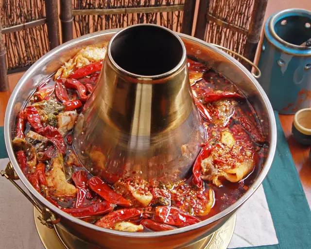 又要火了！这位帅气壮男，在宁波开了一家餐厅！女食客都疯狂了