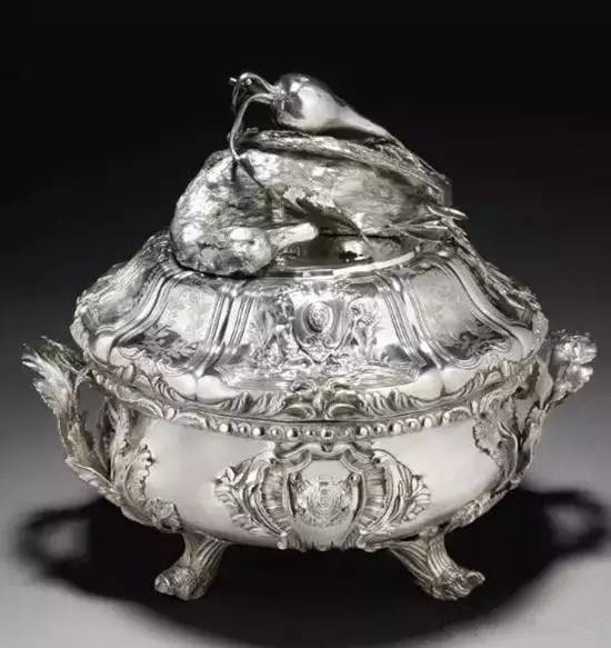 汉代古墓出土现场,汉代古墓中千年不腐的尸体