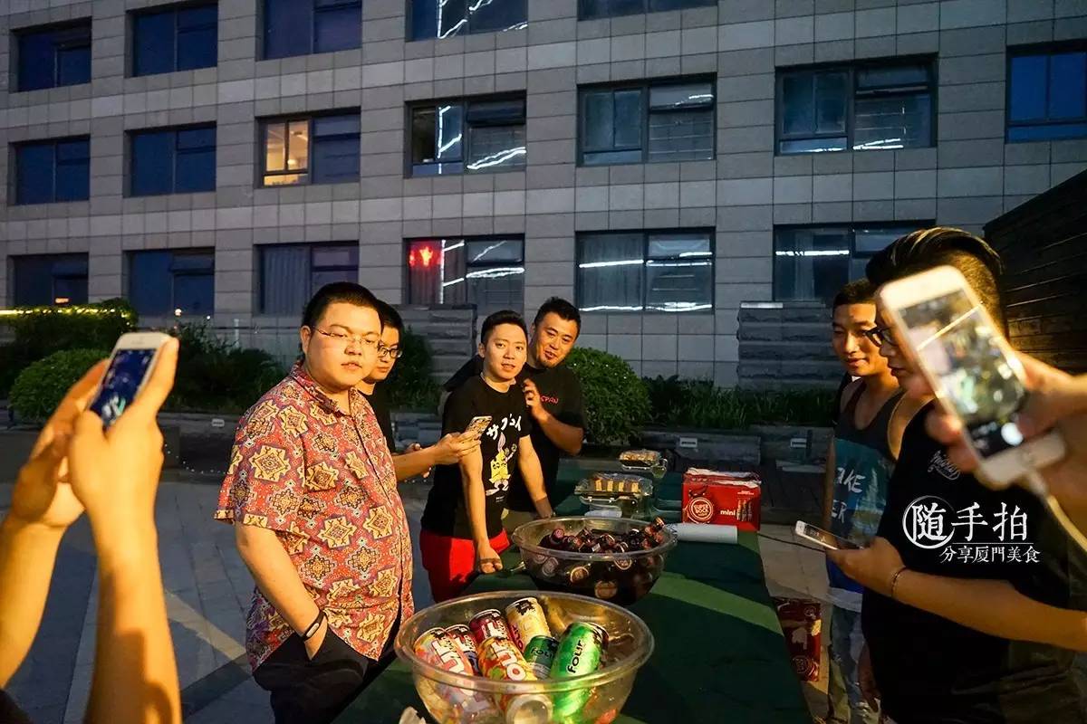 今晚有毒|这妹纸喝了“断片*身失**酒”！结果。。。