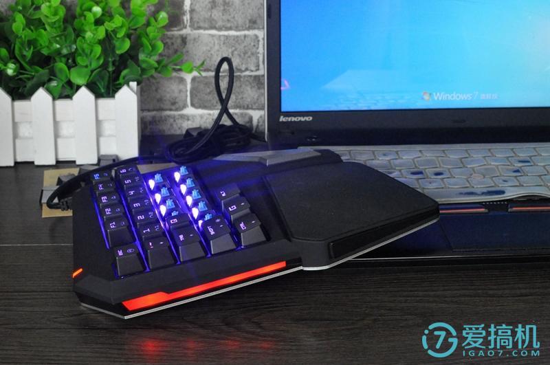 lol高端局操作都很稳,玩lol厉害的上单都是锁定视角