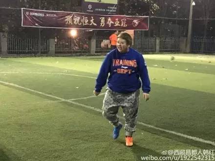 鹿晗踢球明星队,鹿晗踢球什么水平