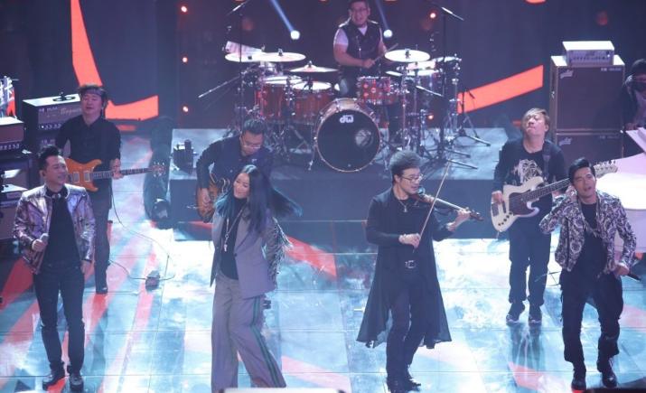 王凯新栏目爬88层楼，林允冯绍峰同游韩国被拍...