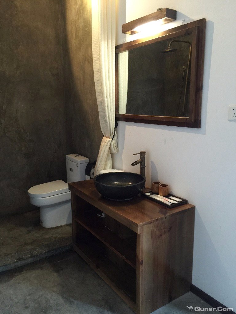 大理无花果好去处,大理路边大叶无花果