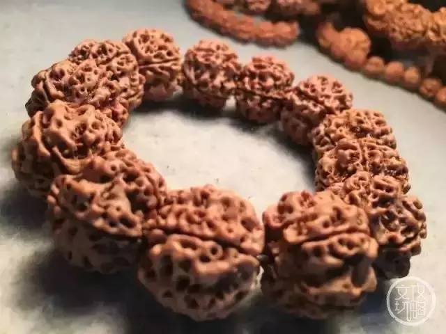 手串为什么都越玩越小了,手串玩了大半年了为什么还不红