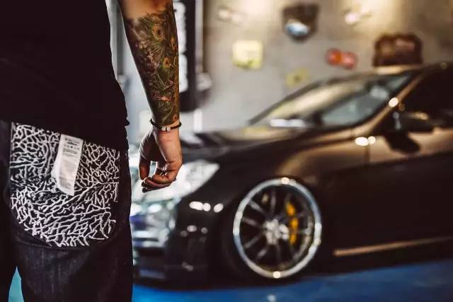 玩改装就要自己动手,玩改装的奔驰