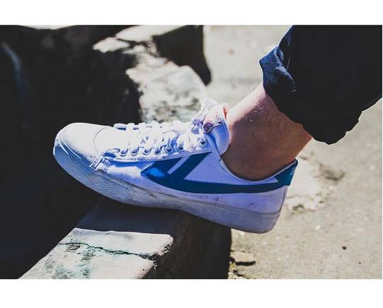 回力红白鞋是什么款,国产品牌回力鞋怎么样