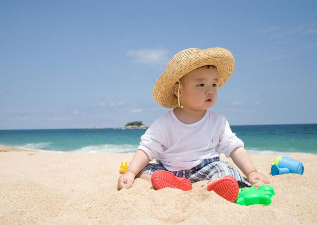 带宝宝去沙滩,回来手背长满小疙瘩,小心这种“不起眼”的病