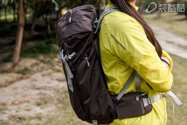 女出行背包正品,女性出行必备双肩包轻奢