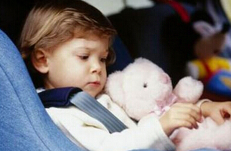 孩子晕车是什么原因,儿童晕车怎么办教你一招轻松解决